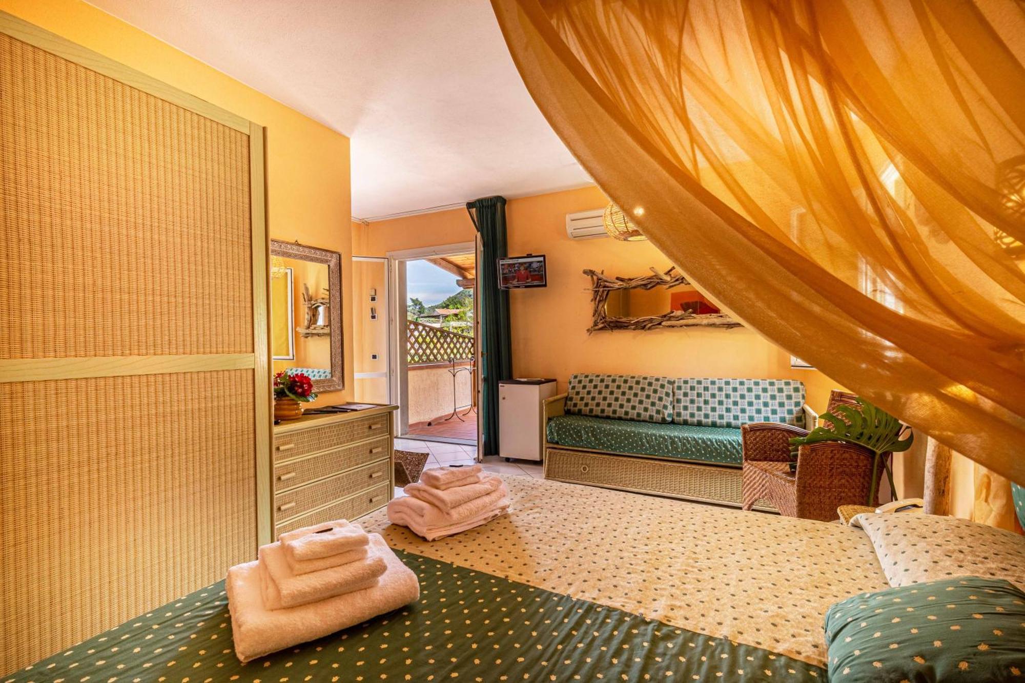 Hotel Cernia Isola Botanica Sant'Andrea  Exterior photo