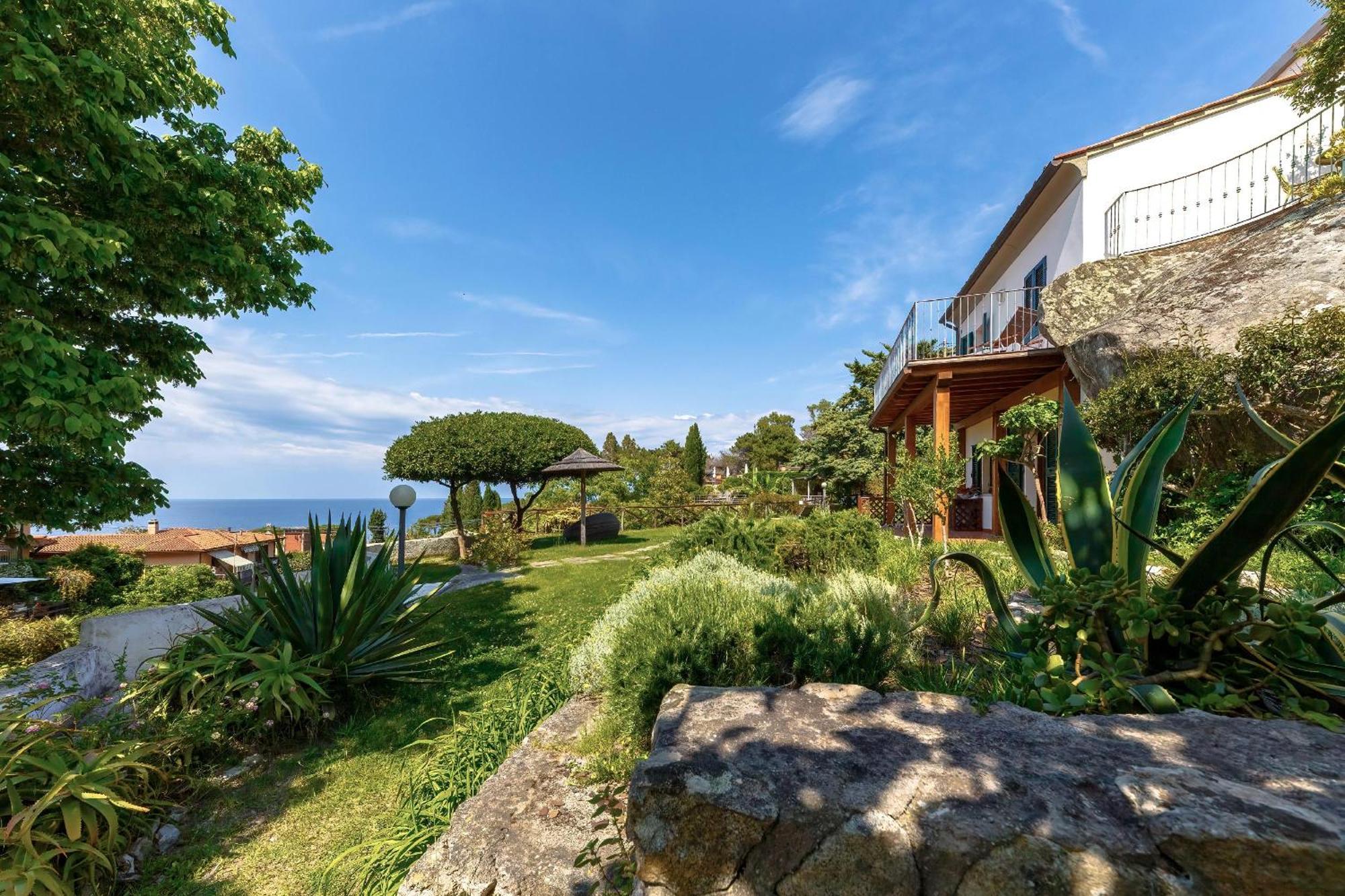 Hotel Cernia Isola Botanica Sant'Andrea  Exterior photo