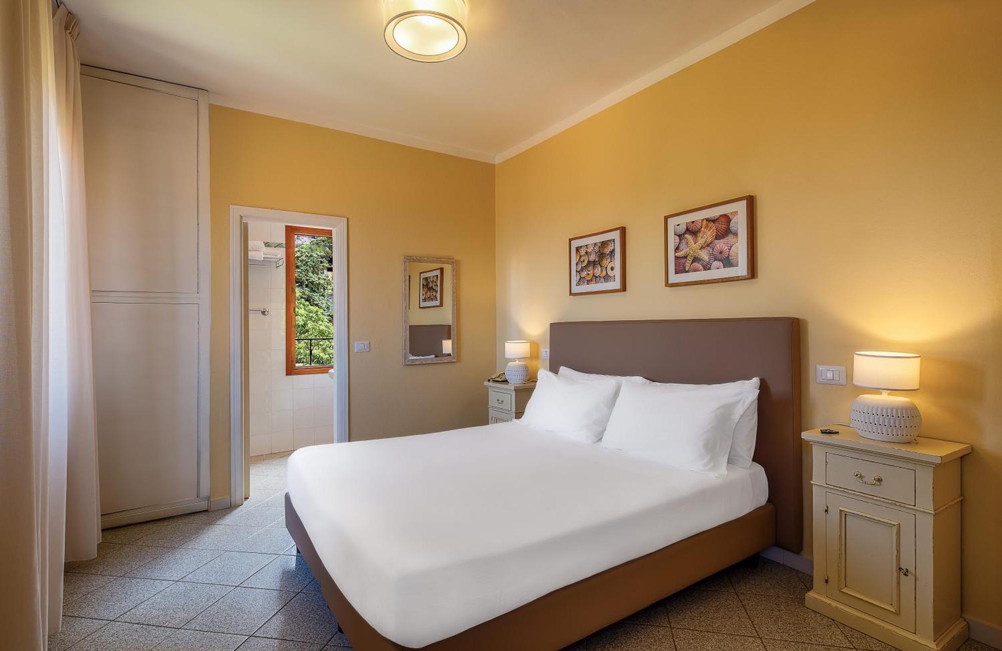 Hotel Cernia Isola Botanica Sant'Andrea  Exterior photo